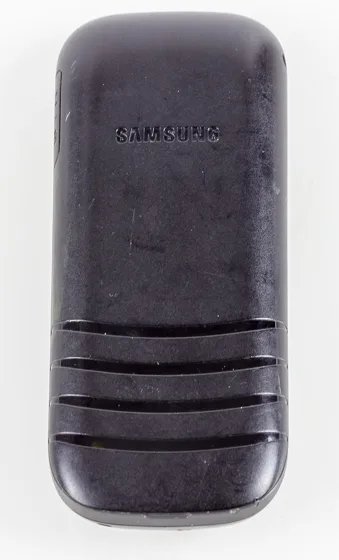 Samsung E1200 arka yüzü, kamera yok