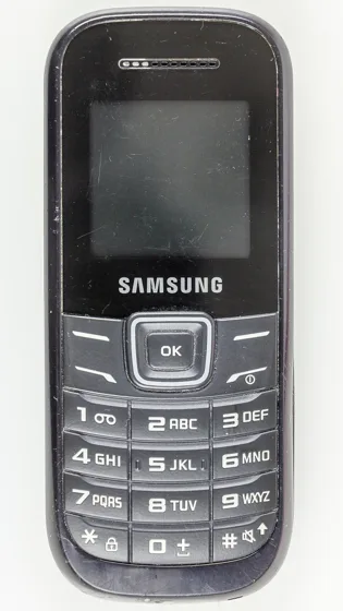 Samsung E1200 tuşlu telefon