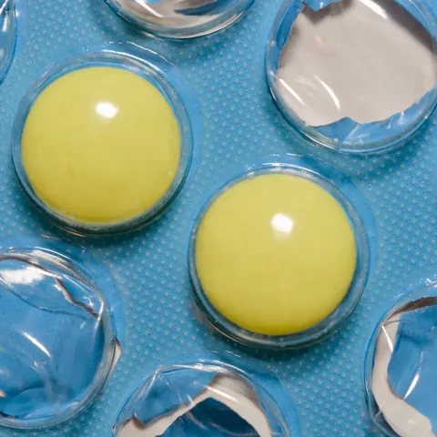 Blister ambalaj içinde boğaz pastilleri